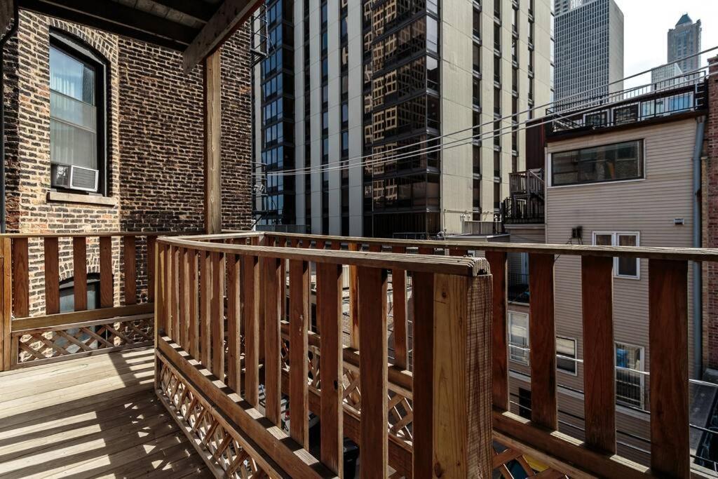 Historic And Unique Brownstone In Gold Coast - Downtown - 3 Apartment Chicago Exterior foto