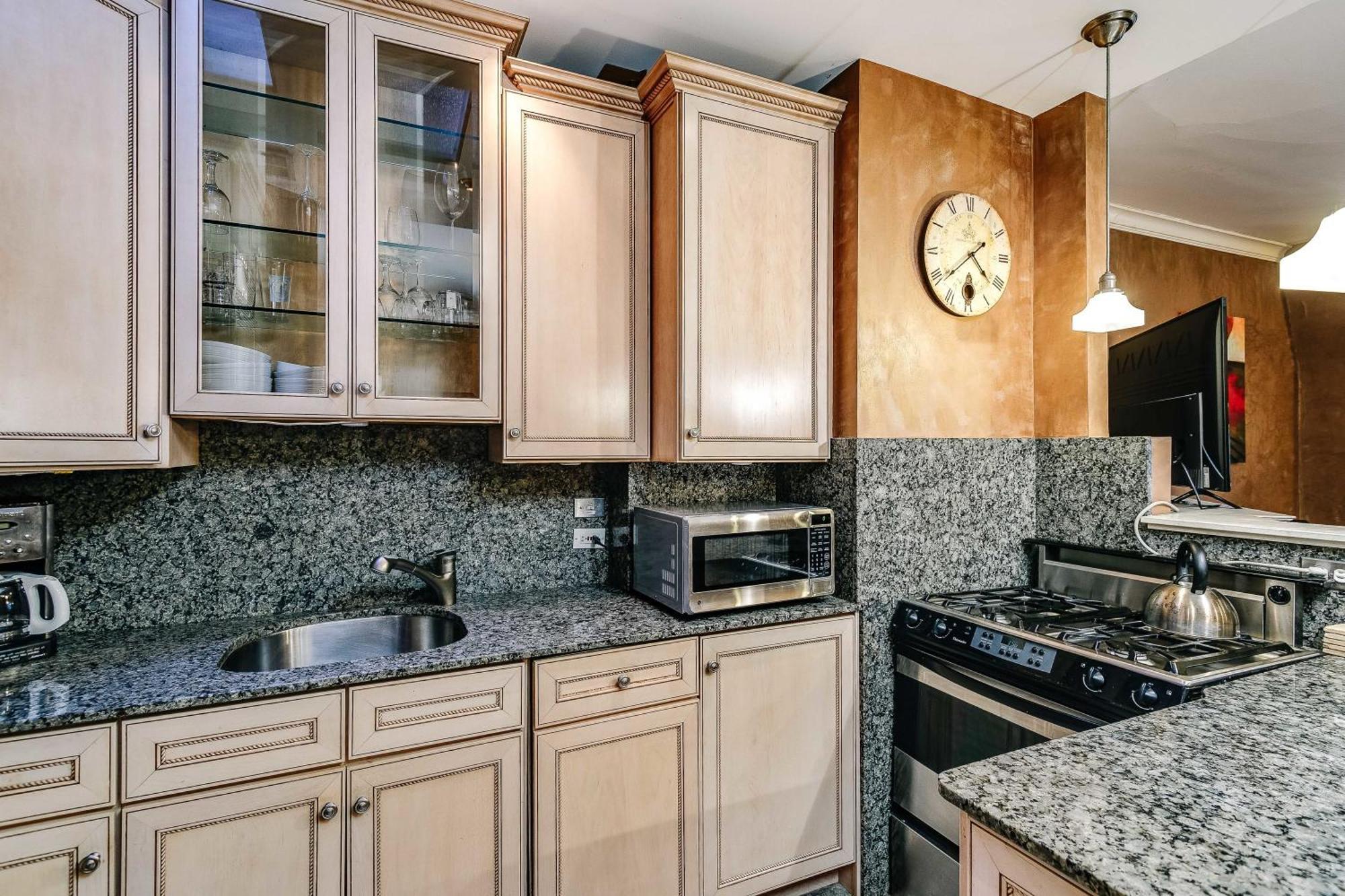 Historic And Unique Brownstone In Gold Coast - Downtown - 3 Apartment Chicago Exterior foto